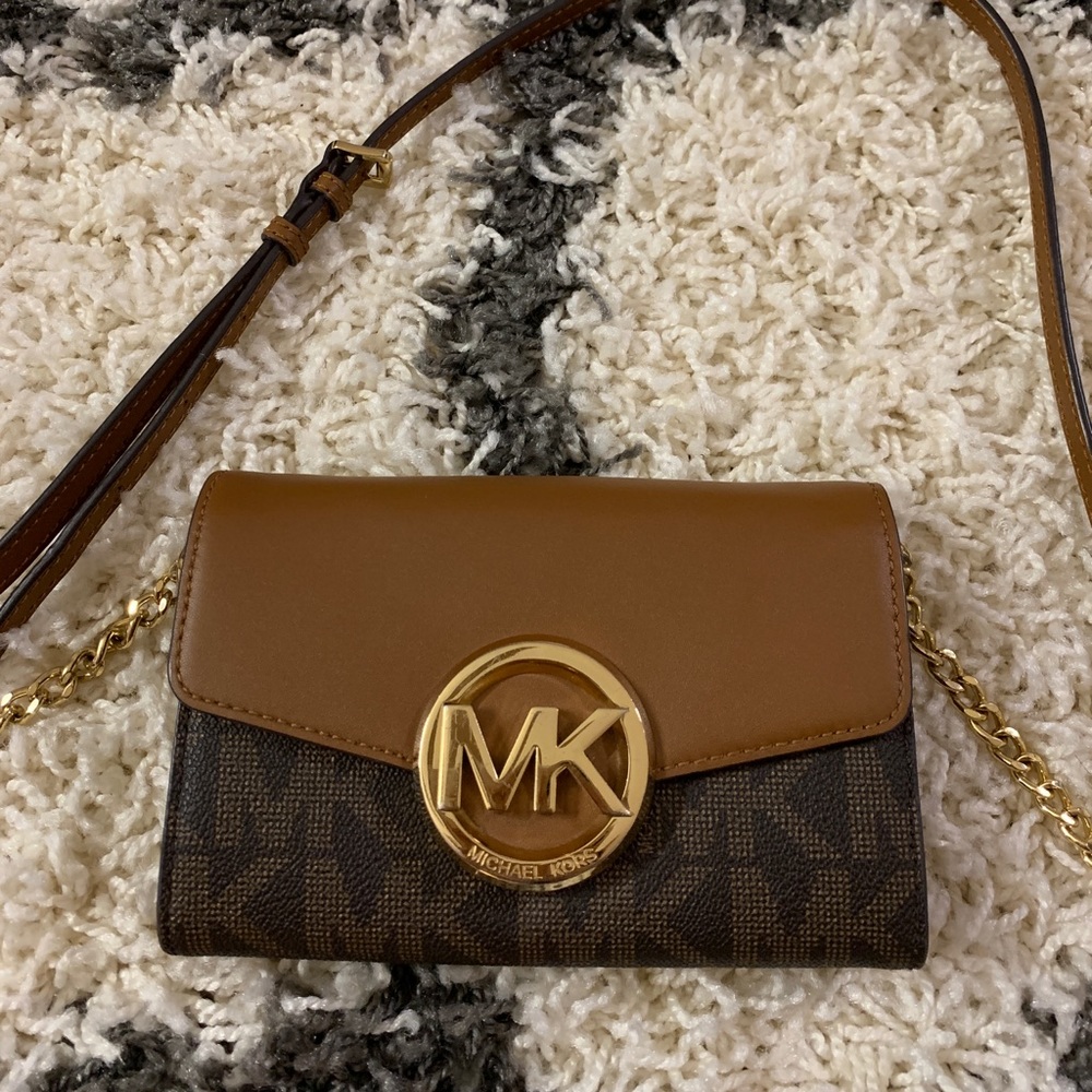 Michael Kor crossbody bag